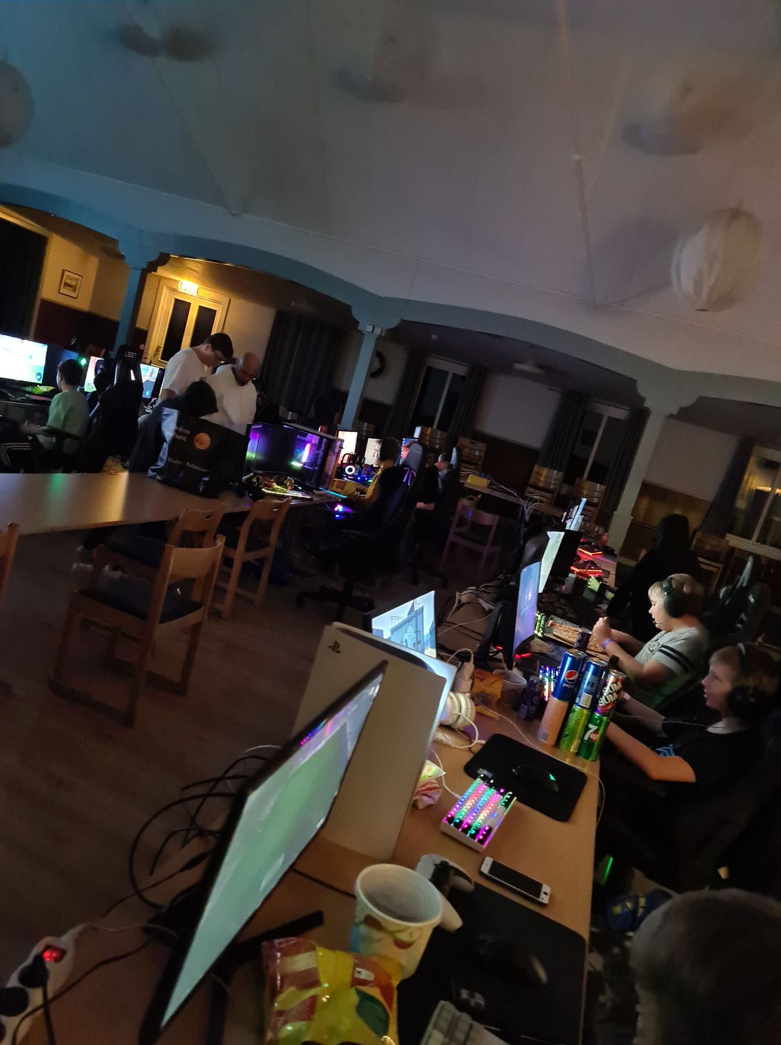 Gemenskap och gaming på ett tidigare LAN OUT LOUD